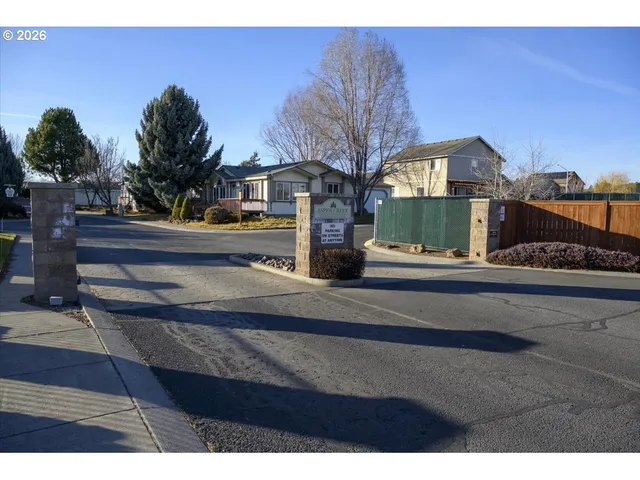 $320,000 | 2380 Southwest Phlox Pond Drive, Redmond, OR 97756