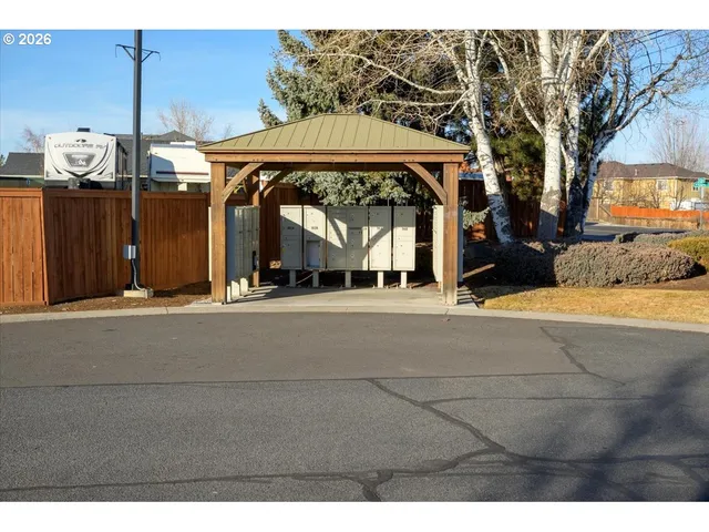 $320,000 | 2380 Southwest Phlox Pond Drive, Redmond, OR 97756