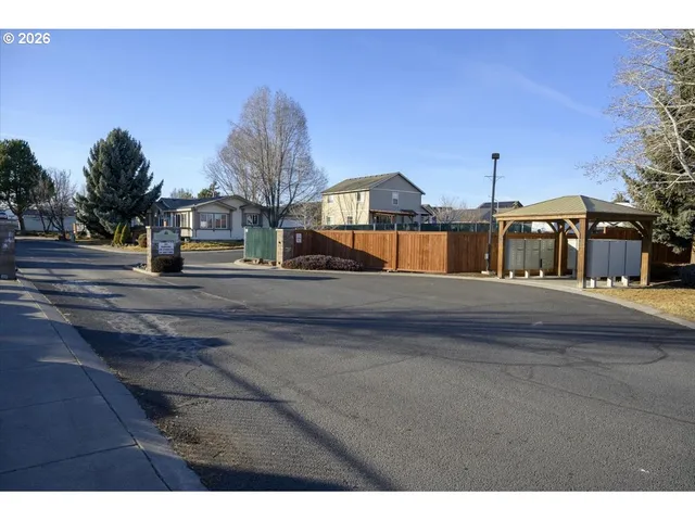 $320,000 | 2380 Southwest Phlox Pond Drive, Redmond, OR 97756