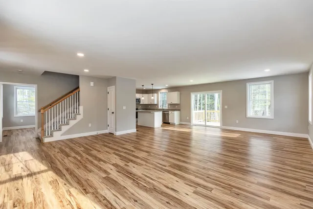 $699,900 | 37 Reed Road, Sandown, NH 03873