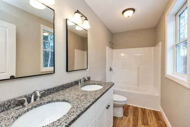 $699,900 | 37 Reed Road, Sandown, NH 03873