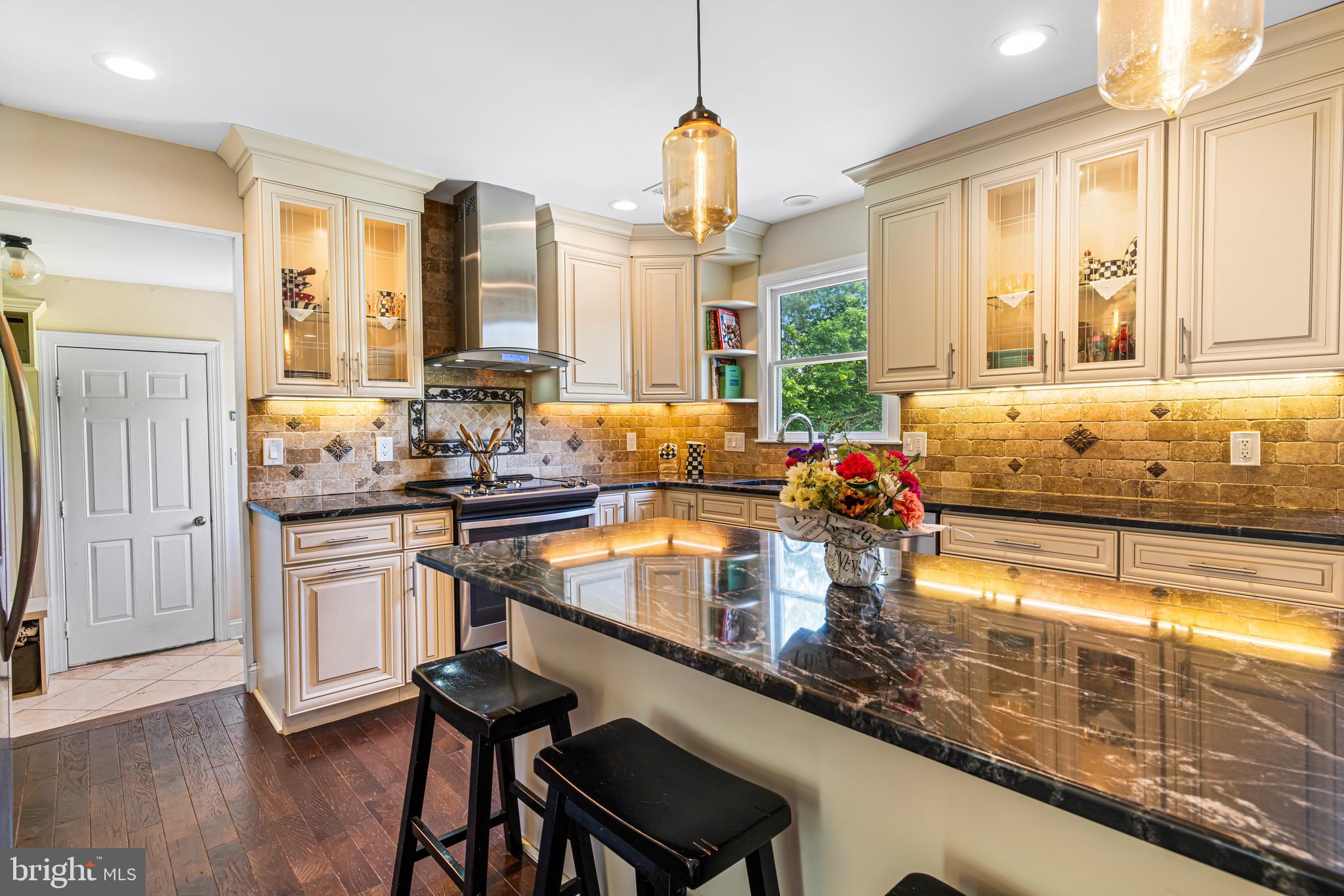 9 Middle Road Perkasie, PA 18944 - Photo 4 of 38 Kichen