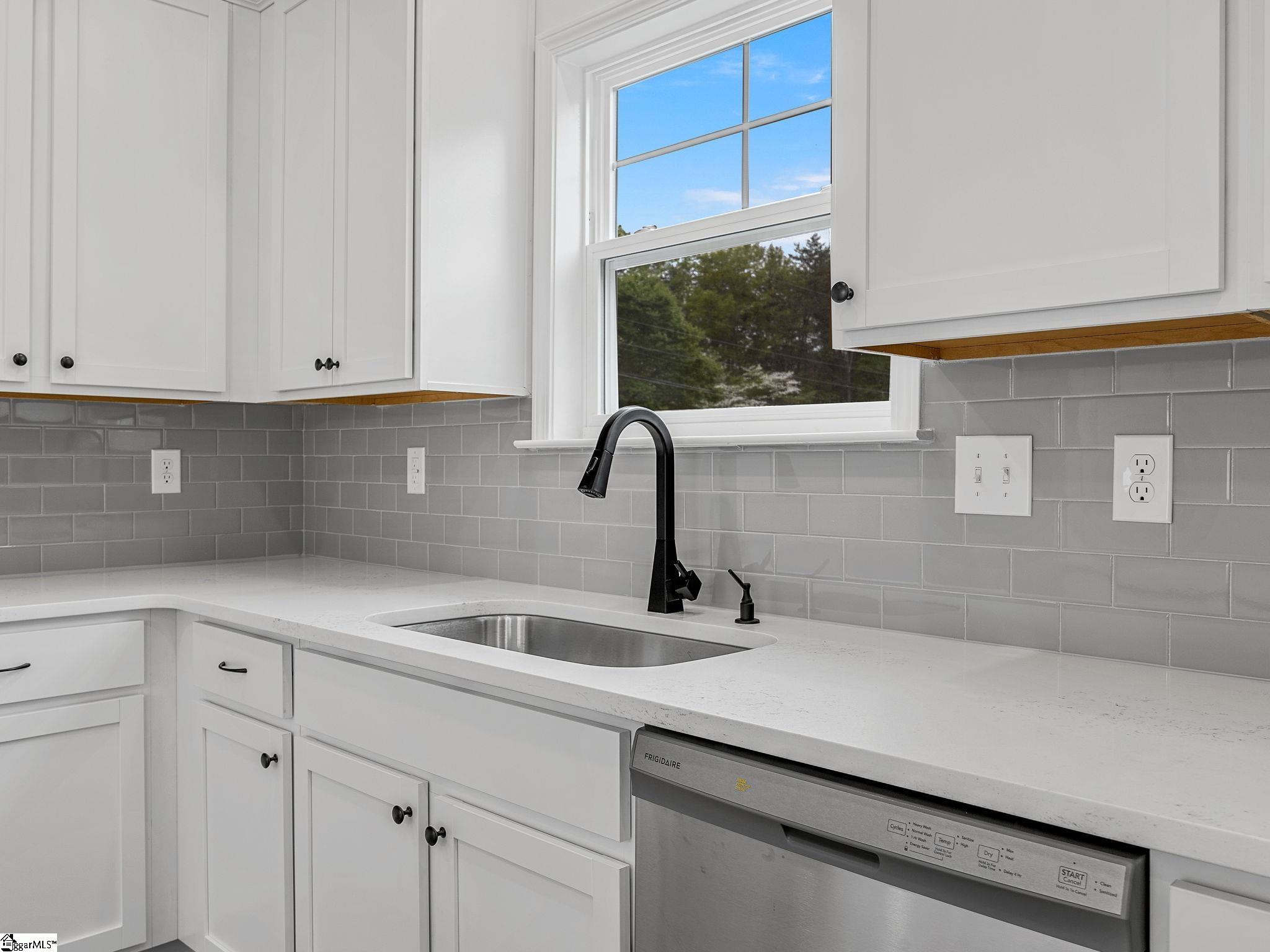 311 Ponder Road Greer, SC 29651 - Photo 17 of 41