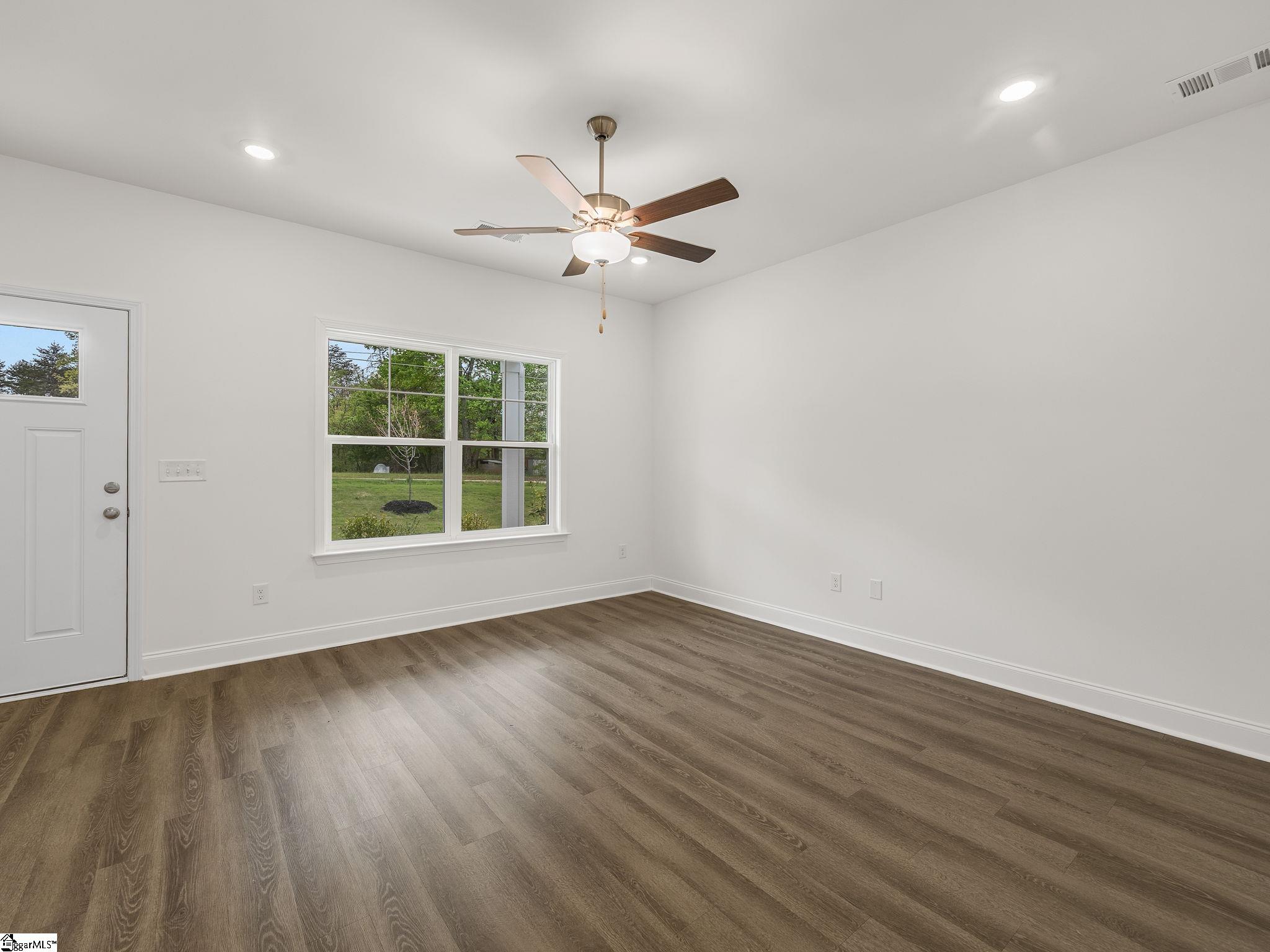 311 Ponder Road Greer, SC 29651 - Photo 9 of 41