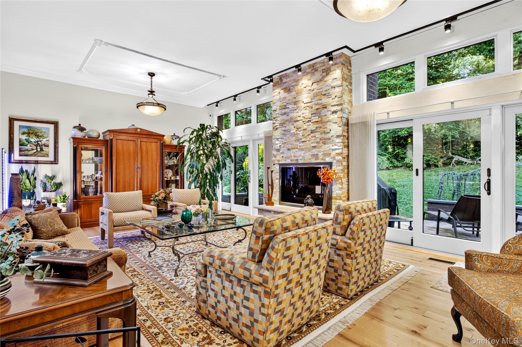 20 Fox Ridge Roslyn, NY 11576 - Photo 7 of 25 Sunken Living Room