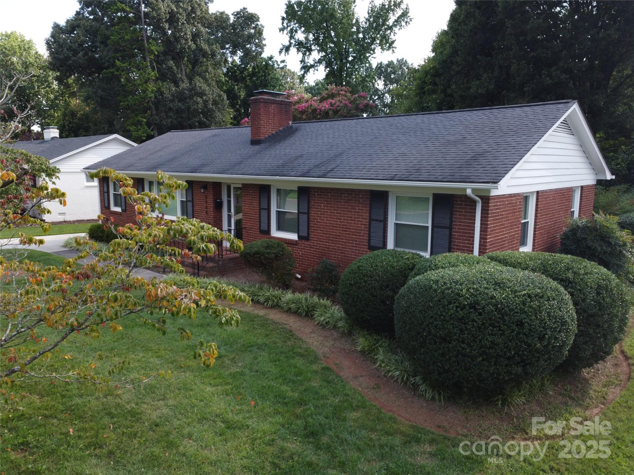 5408 Valley Forge Road Charlotte, NC 28210 - Photo 2 of 48