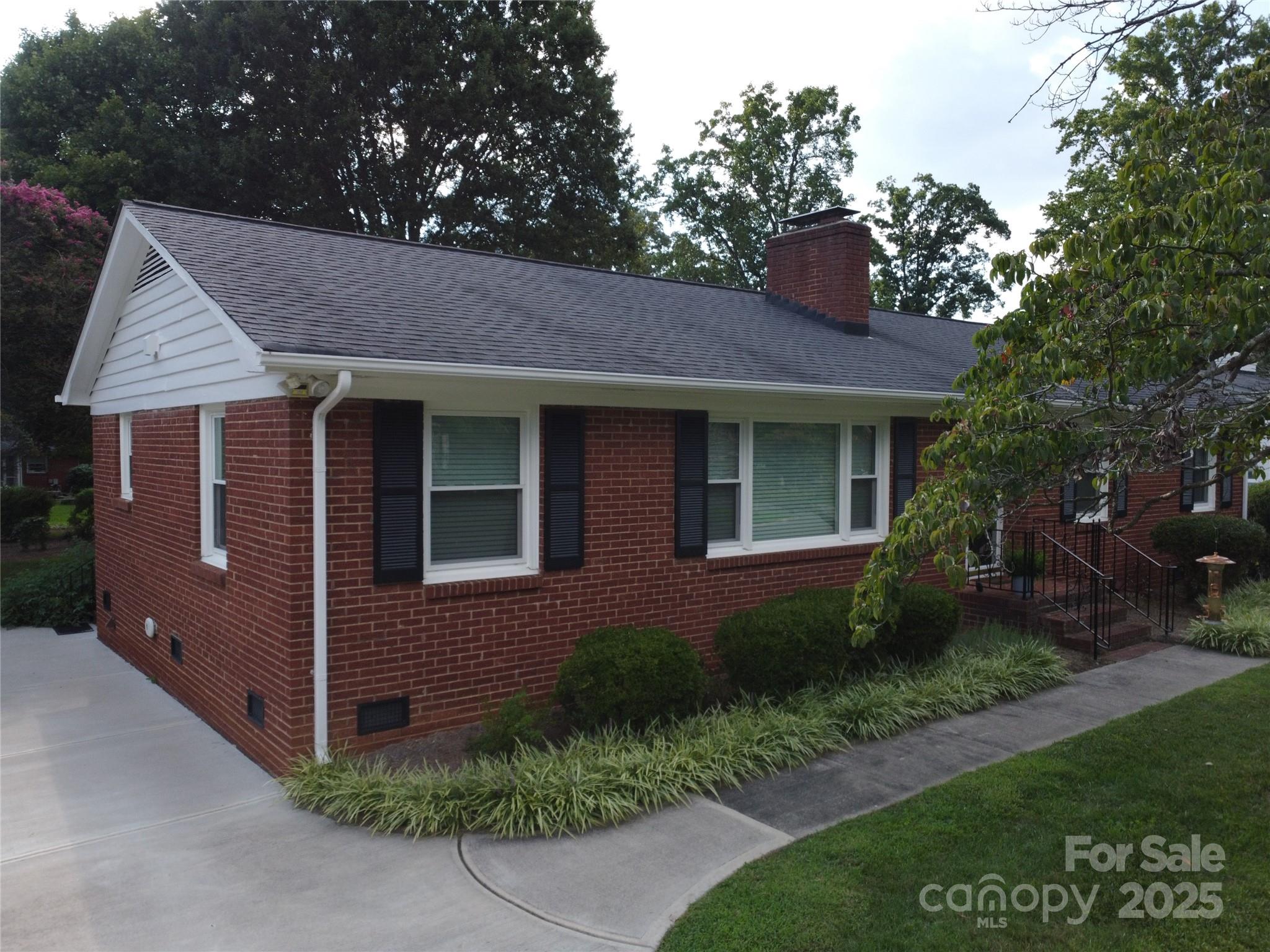 5408 Valley Forge Road Charlotte, NC 28210 - Photo 3 of 48