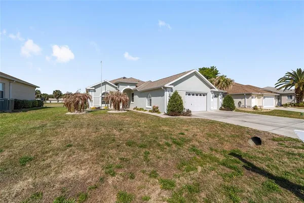 $2,400 | 5751 Northwest 25th Loop, Ocala, FL 34482