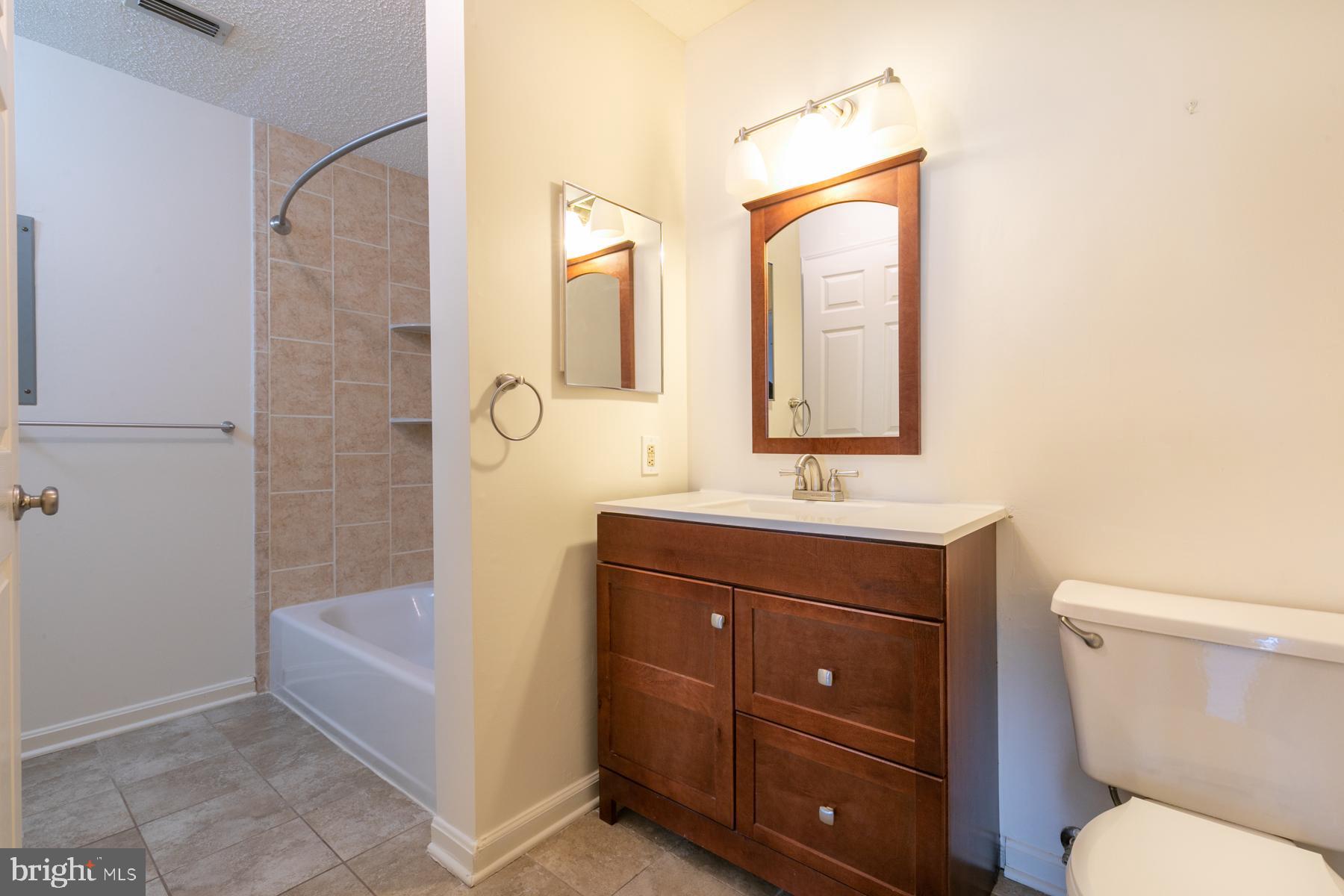 20957 Timber Ridge Terrace, Unit 102 Ashburn, VA 20147 - Photo 18 of 30 Gallery Image 18