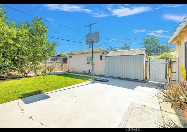 $3,800 | 17621 Lemay Street, Lake Balboa, CA 91406