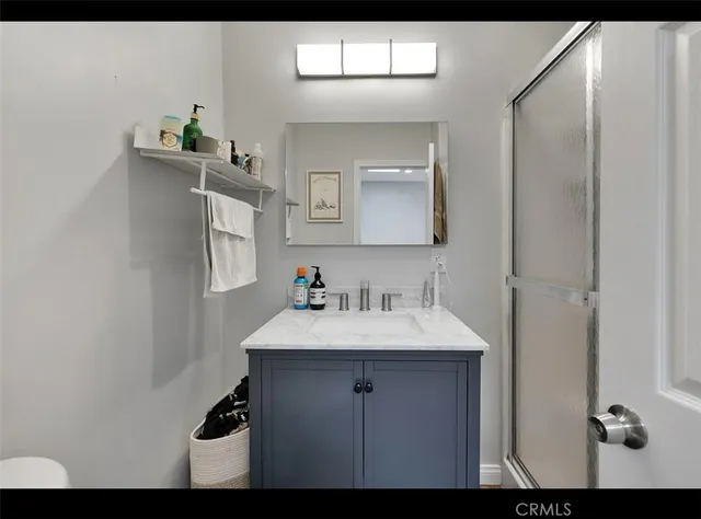 $3,800 | 17621 Lemay Street, Lake Balboa, CA 91406