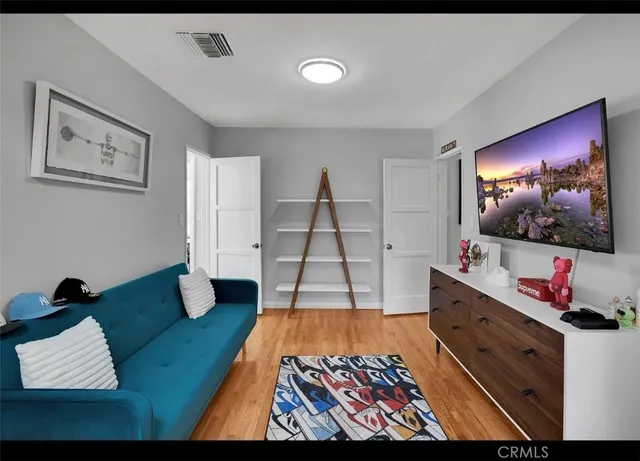 $3,800 | 17621 Lemay Street, Lake Balboa, CA 91406