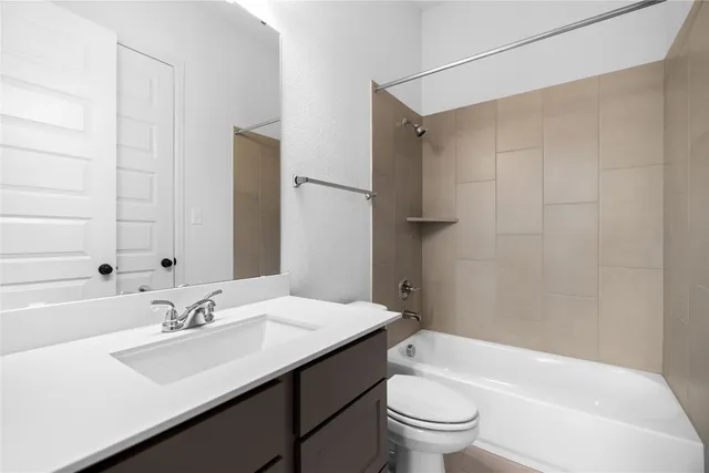 $2,985 | 639 Bay Breeze Drive, Kyle, TX 78640