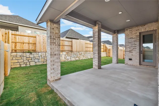 $2,985 | 639 Bay Breeze Drive, Kyle, TX 78640