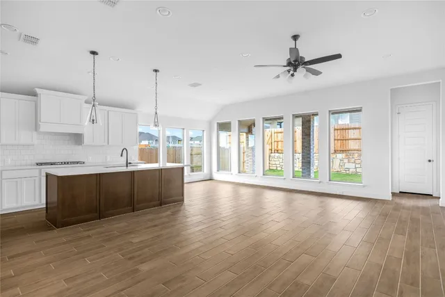 $2,985 | 639 Bay Breeze Drive, Kyle, TX 78640