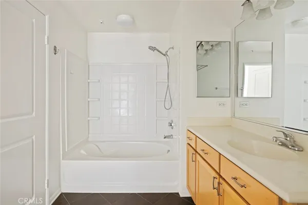 $649,000 | 6400 Crescent Park East, Unit 111, Playa Vista, CA 90094