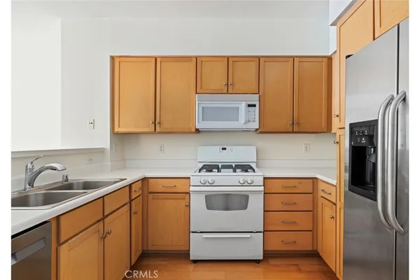 $649,000 | 6400 Crescent Park East, Unit 111, Playa Vista, CA 90094