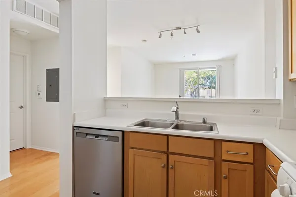 $649,000 | 6400 Crescent Park East, Unit 111, Playa Vista, CA 90094