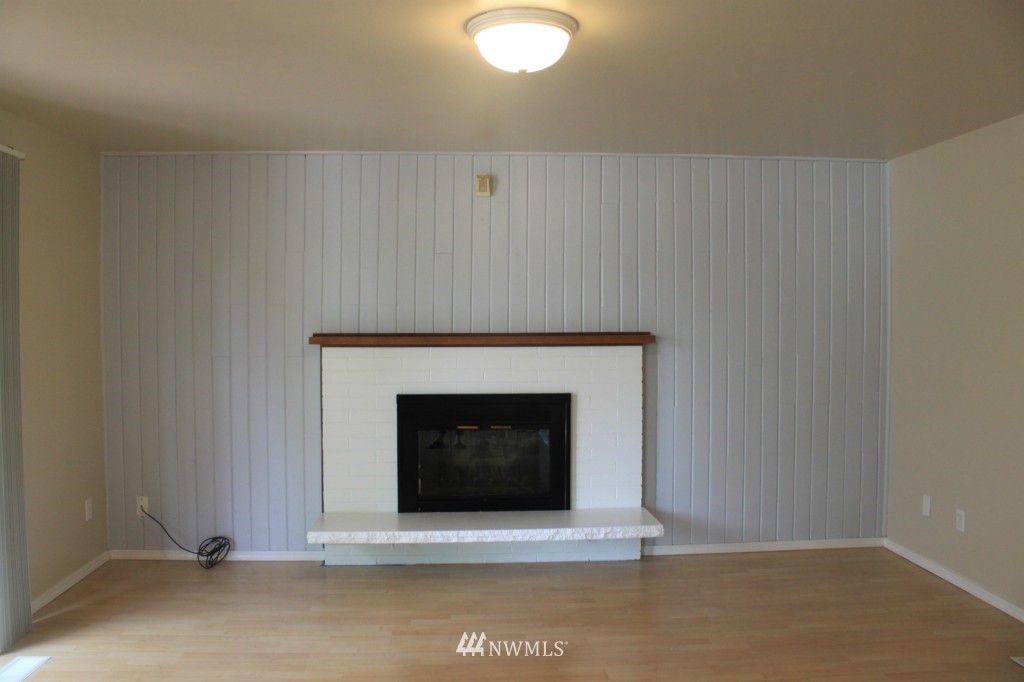 4100 Northeast 17th Street Renton, WA 98059 - Photo 13 of 14