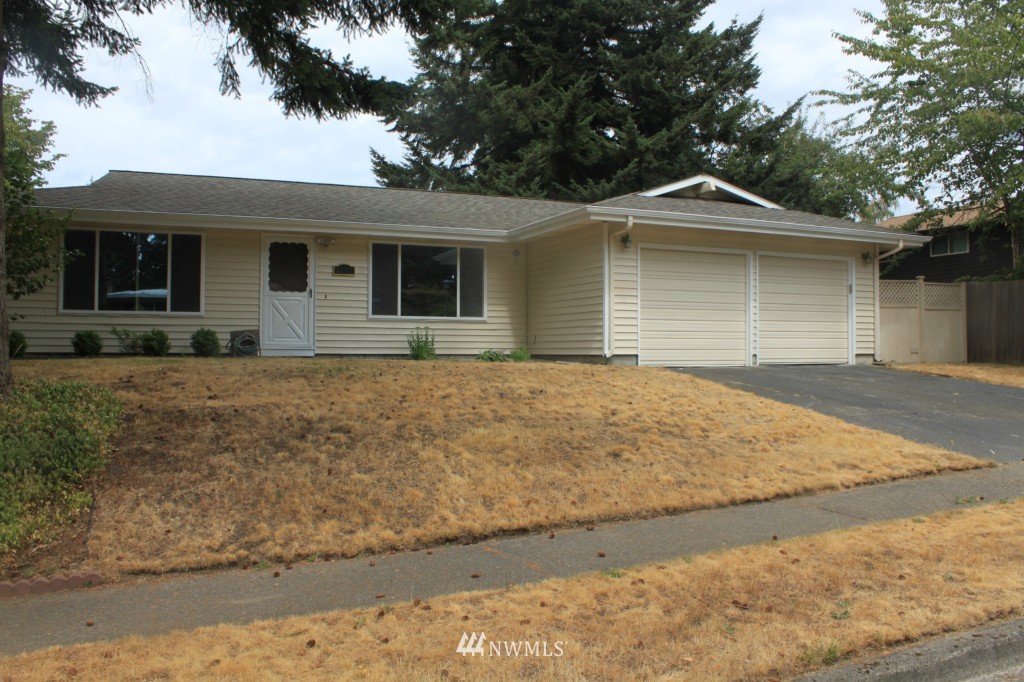 4100 Northeast 17th Street Renton, WA 98059 - Photo 3 of 14