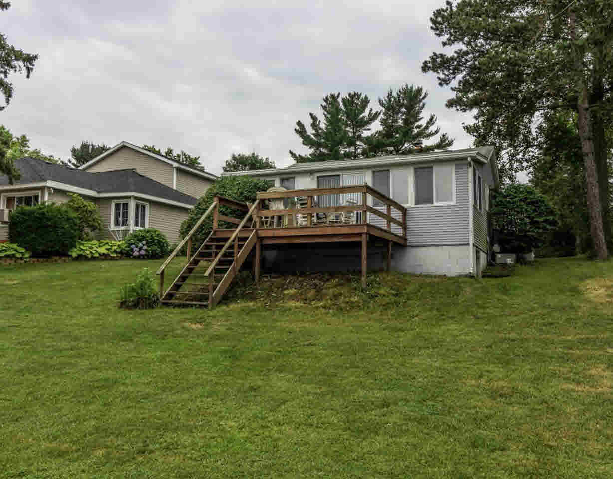 6210 Bullard Road Fenton, MI 48430 - Photo 1 of 27 21321164.JPG