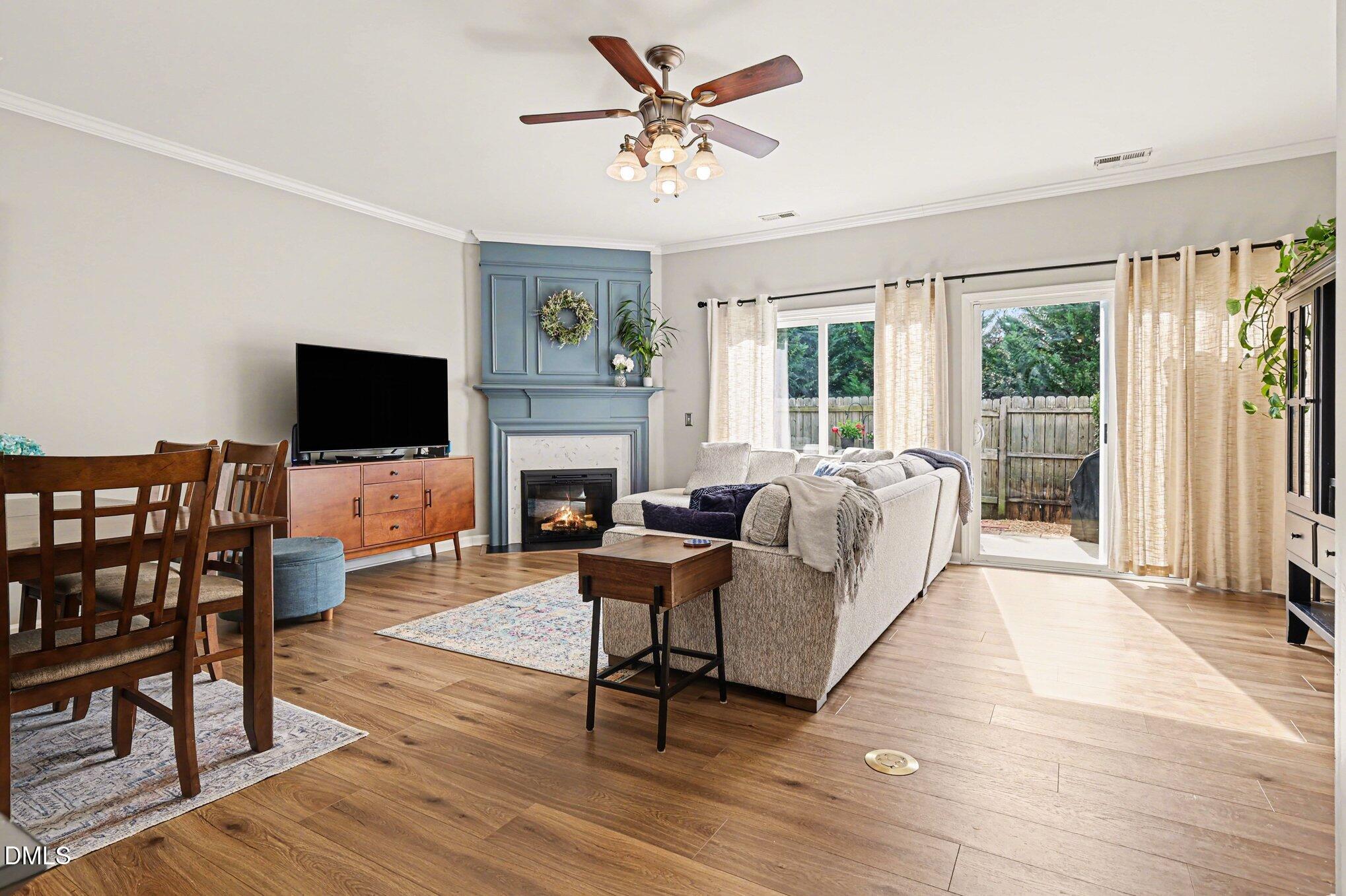 8211 Rhiannon Road Raleigh, NC 27613 - Photo 8 of 25 Living Room