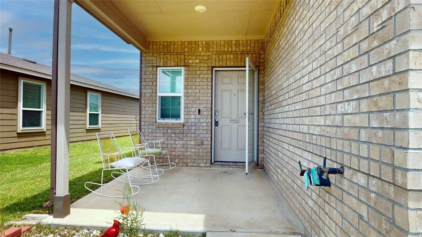 7047 Hobby Wind Ridge Drive Houston, TX 77075 - Photo 3 of 50