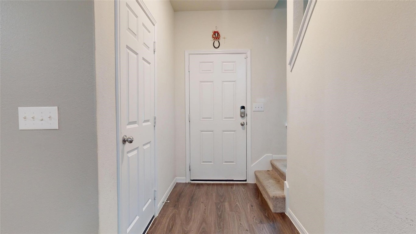 7047 Hobby Wind Ridge Drive Houston, TX 77075 - Photo 4 of 50