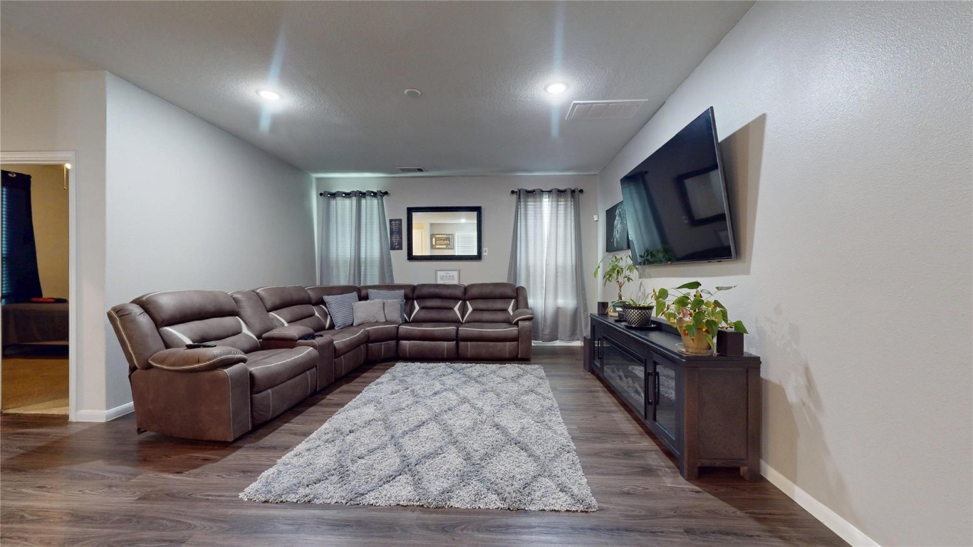 7047 Hobby Wind Ridge Drive Houston, TX 77075 - Photo 6 of 50