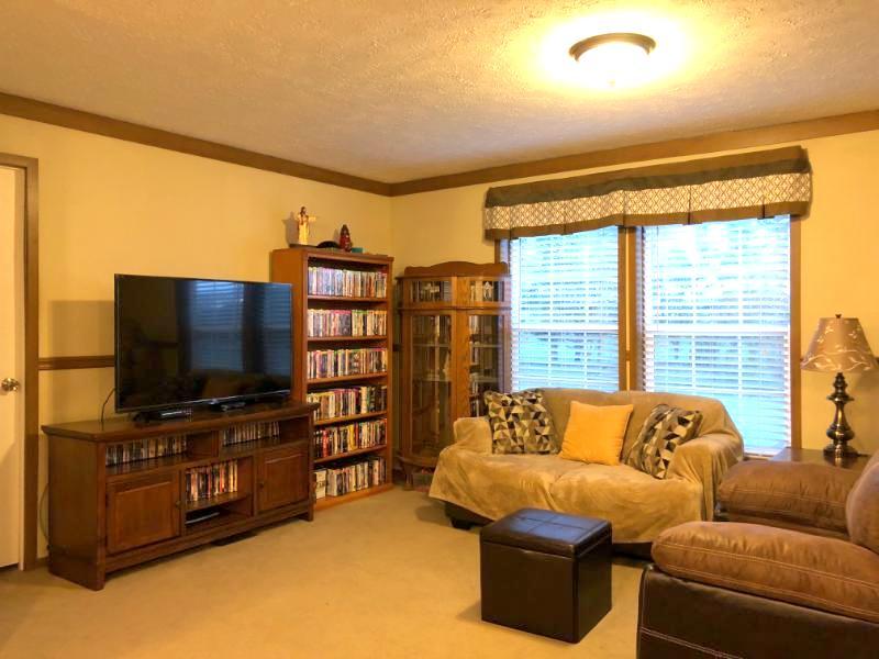 931 Doaks Creek Road Speedwell, TN 37870 - Photo 5 of 8 Living room
