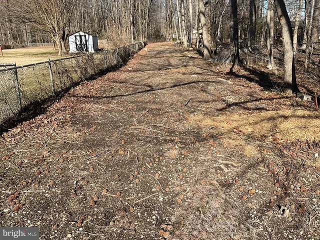 $100,000 | Holly Neck Road, Essex, MD 21221