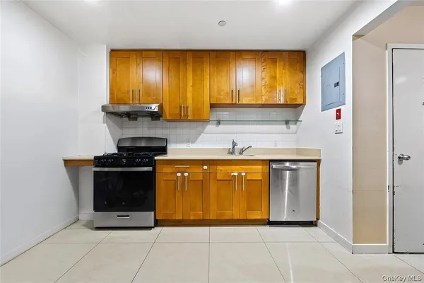 $3,200 | 106-07 Northern Boulevard, Unit 5B | East Elmhurst