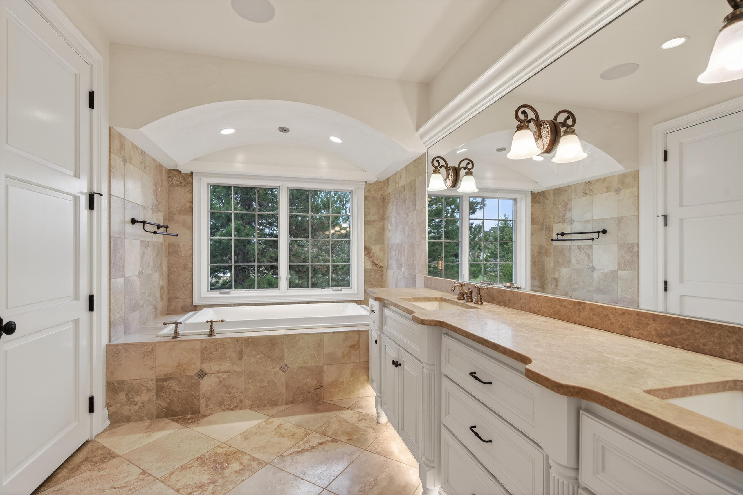 14095 North Pine Bluff Road Mequon, WI 53097 - Photo 26 of 51 DSC01104