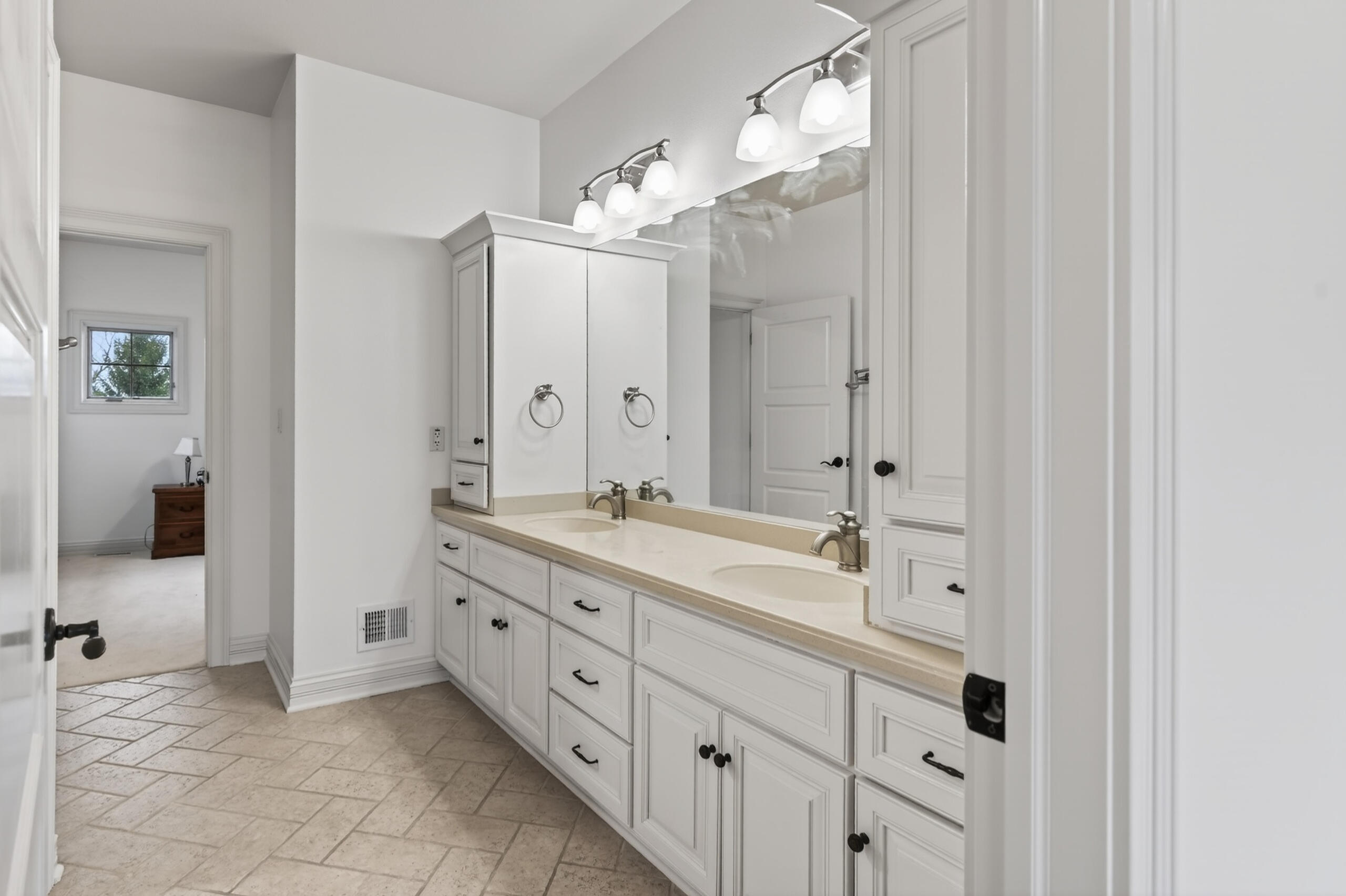 14095 North Pine Bluff Road Mequon, WI 53097 - Photo 31 of 51 DSC01134