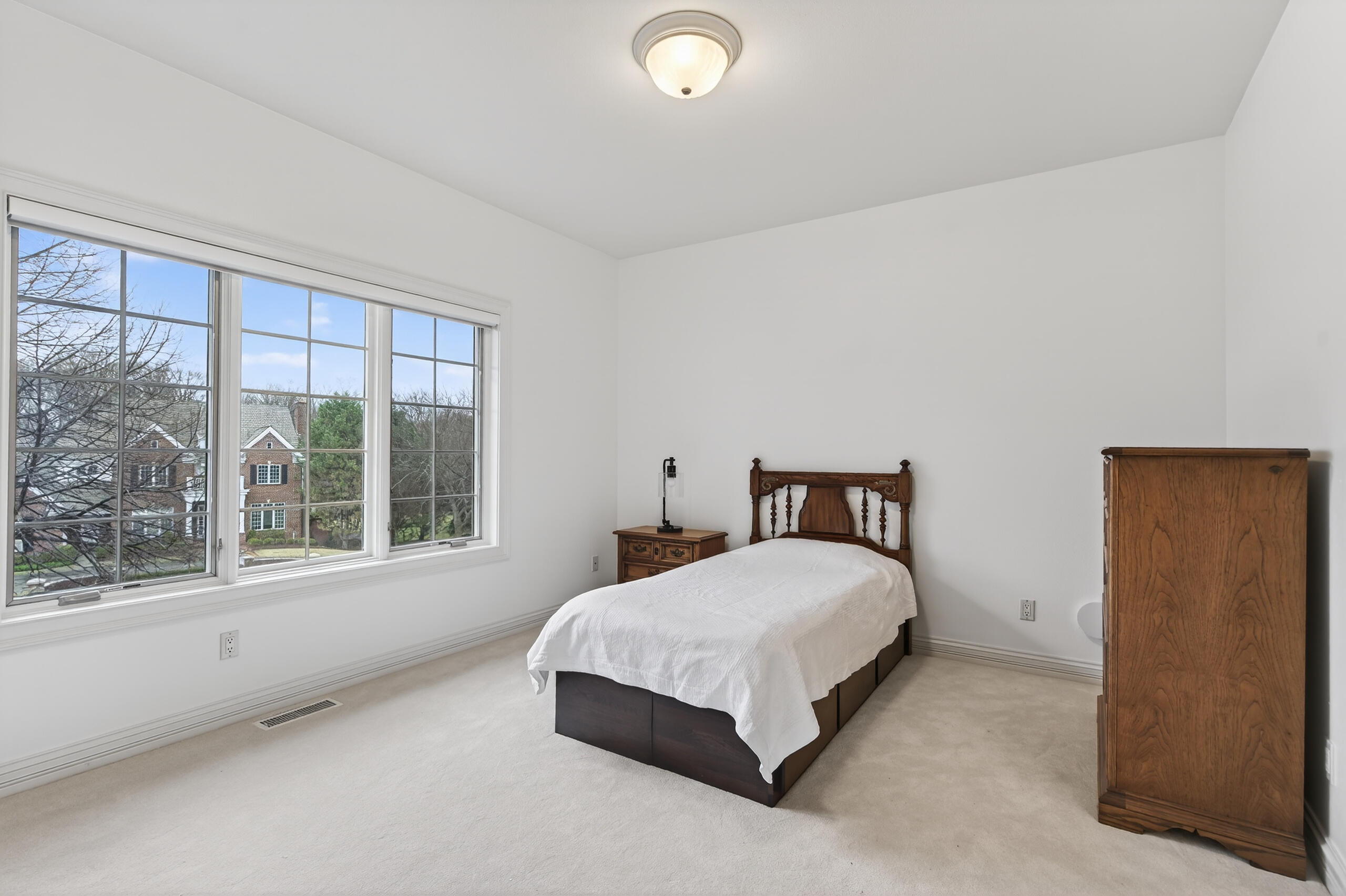 14095 North Pine Bluff Road Mequon, WI 53097 - Photo 33 of 51 DSC01128