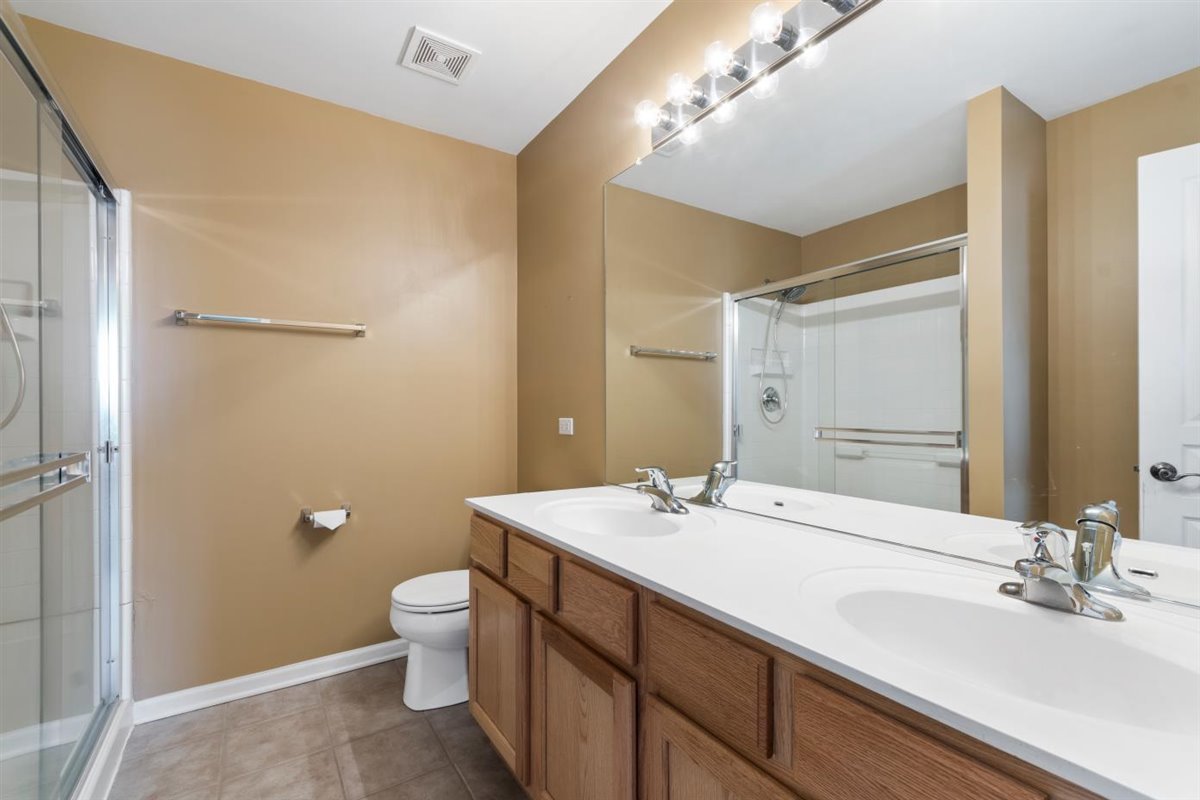 2405 Anna Way Elgin, IL 60124 - Photo 11 of 18