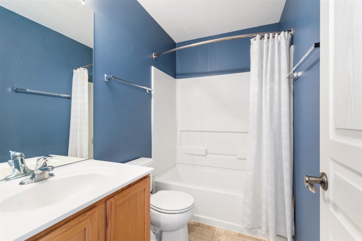 2405 Anna Way Elgin, IL 60124 - Photo 13 of 18