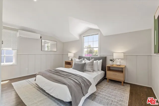 $1,890,000 | 560 North Croft Avenue, West Hollywood, CA 90048