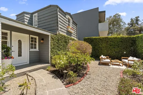 $1,890,000 | 560 North Croft Avenue, West Hollywood, CA 90048