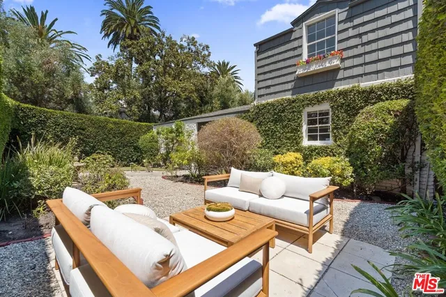 $1,890,000 | 560 North Croft Avenue, West Hollywood, CA 90048