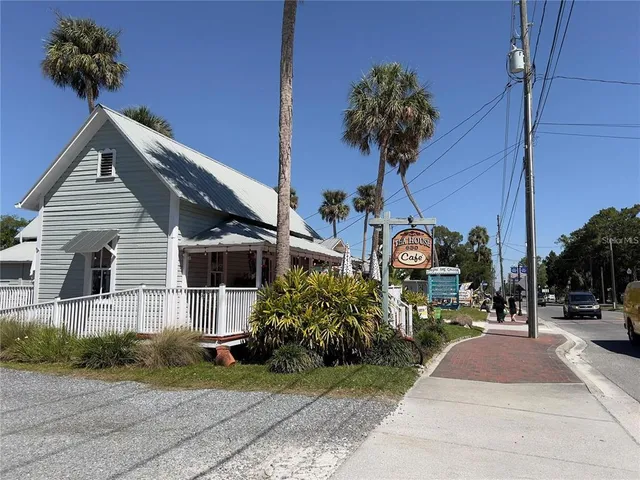 $189,000 | 450 Northwest Crystal Street, Crystal River, FL 34428