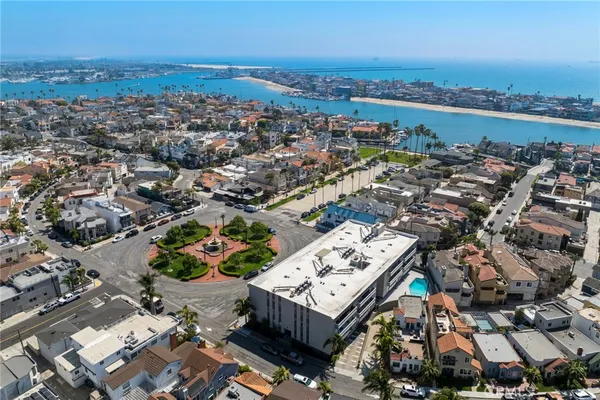 $925,000 | 103 Ravenna Drive, Unit 23, Long Beach, CA 90803