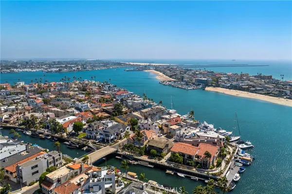 $925,000 | 103 Ravenna Drive, Unit 23, Long Beach, CA 90803