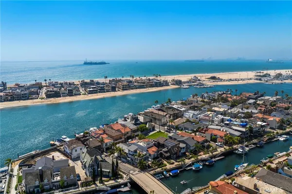 $925,000 | 103 Ravenna Drive, Unit 23, Long Beach, CA 90803