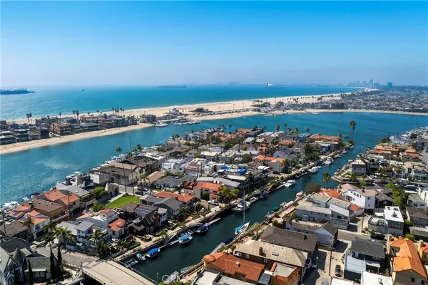 $925,000 | 103 Ravenna Drive, Unit 23, Long Beach, CA 90803
