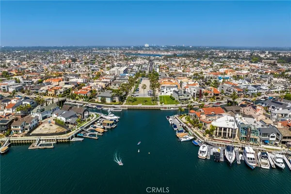 $925,000 | 103 Ravenna Drive, Unit 23, Long Beach, CA 90803
