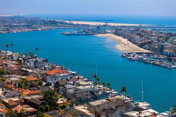 $925,000 | 103 Ravenna Drive, Unit 23, Long Beach, CA 90803