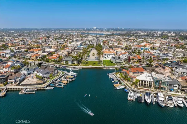 $925,000 | 103 Ravenna Drive, Unit 23, Long Beach, CA 90803