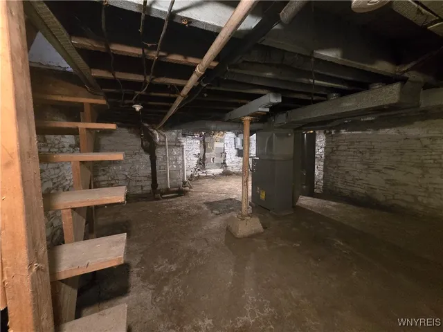 $94,900 | 33 A Street, Niagara Falls, NY 14303