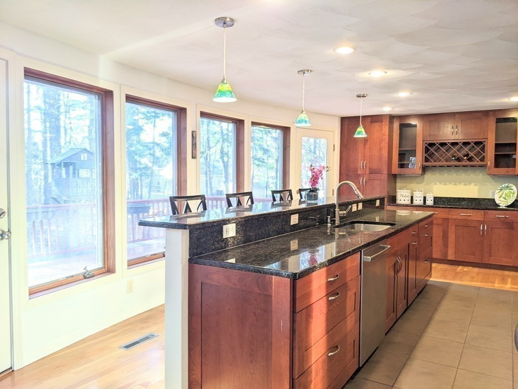 32 Selfridge Road Bedford, MA 01730 - Photo 12 of 38 Gallery Image 12